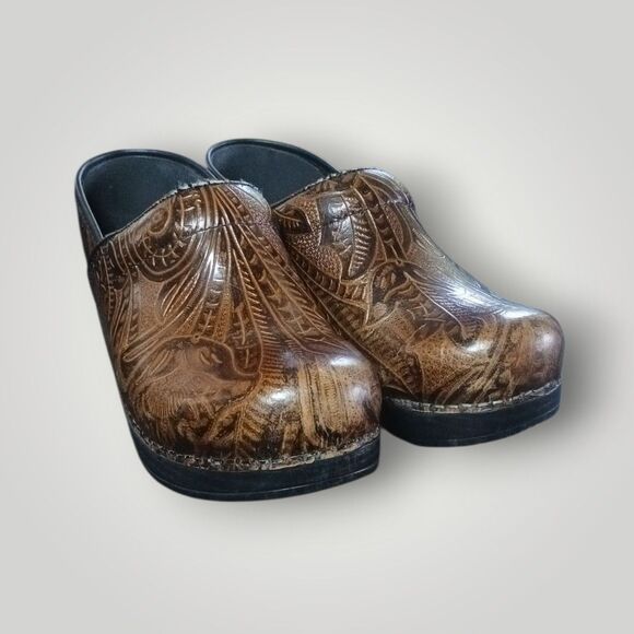 Dansko Professional Brown Tooled Leather Clogs Work Shoes Size 38 - Picture 1 of 7